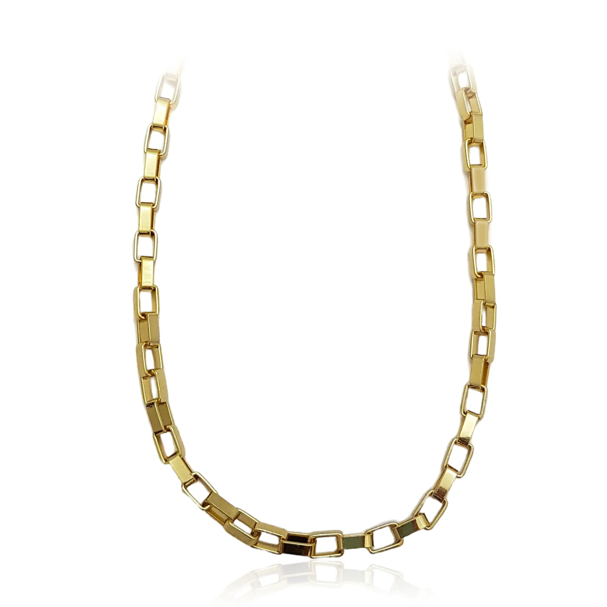 Corrente dourada feminina com banho em ouro 18k e design sofisticado