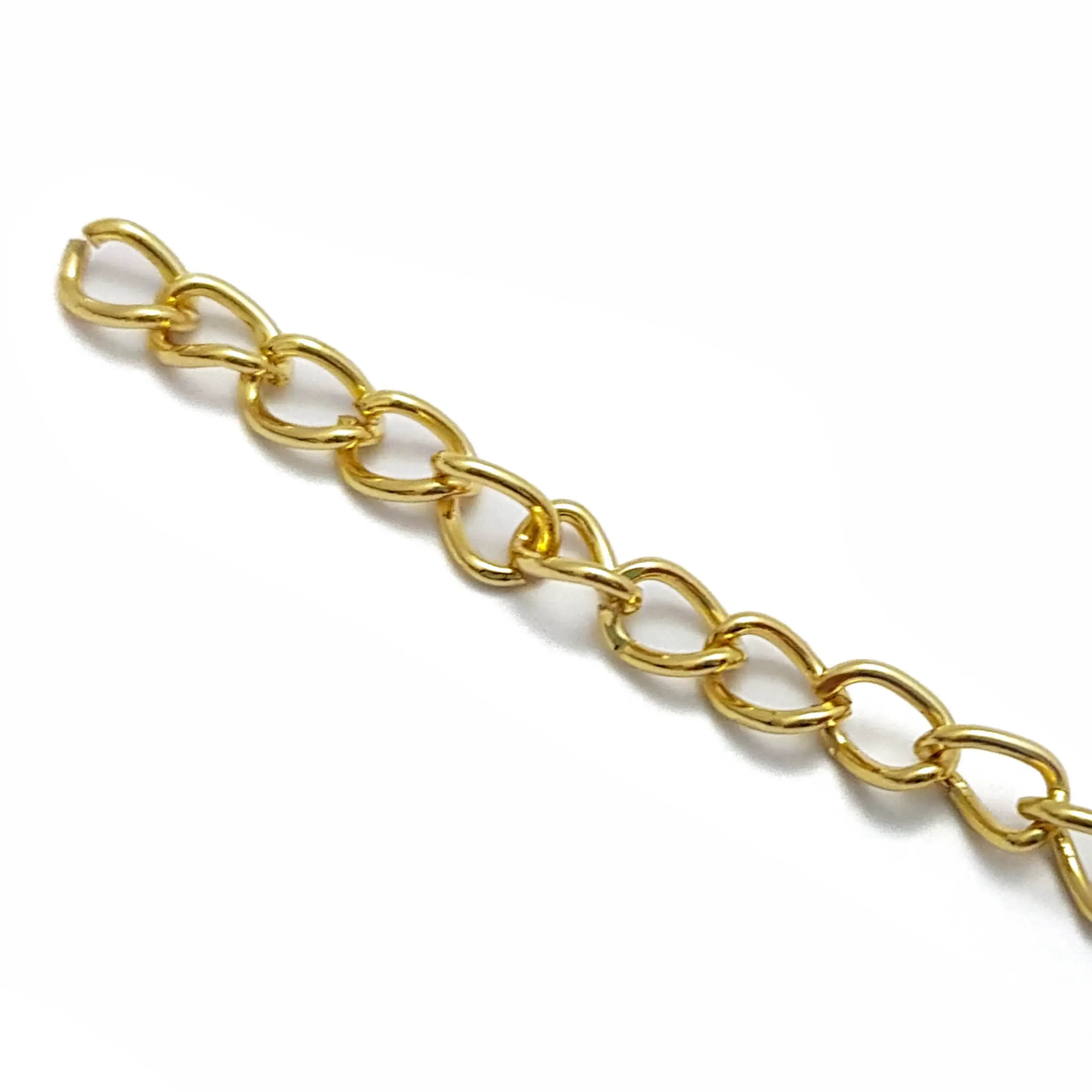 Corrente dourada feminina com banho em ouro 18k e design sofisticado
